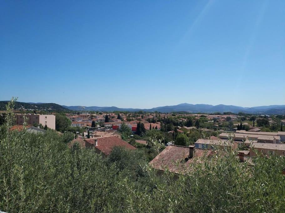 T2 En Rez De Chaussee De Villa A Cuers Exteriér fotografie